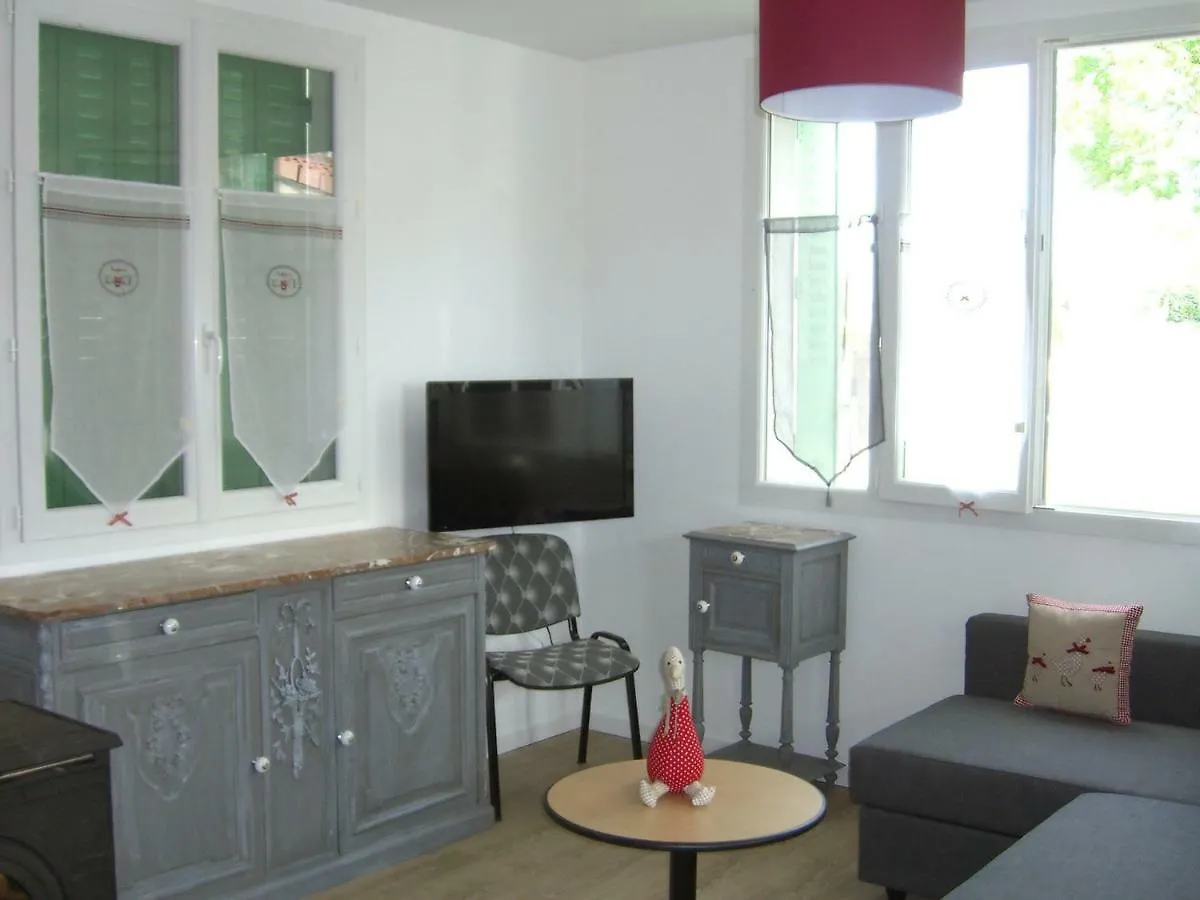 Holiday Home Maison Les Oies By Interhome Blot-l'Eglise France