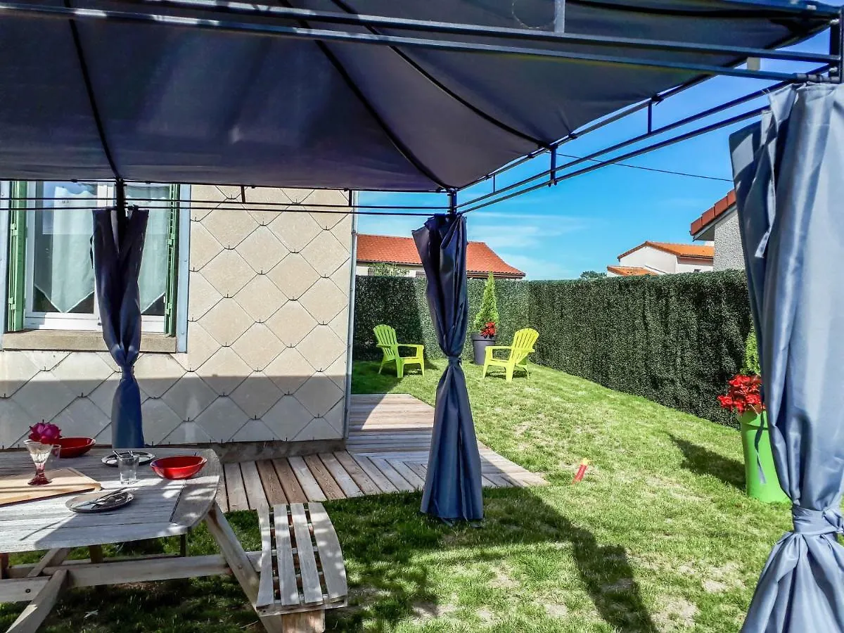 Holiday Home Maison Les Oies By Interhome Blot-l'Eglise
